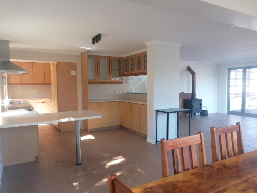 To Let 4 Bedroom Property for Rent in Glencairn Heights Western Cape